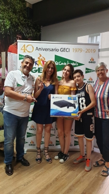 entrega regalos fiesta 40º aniversario warner_2