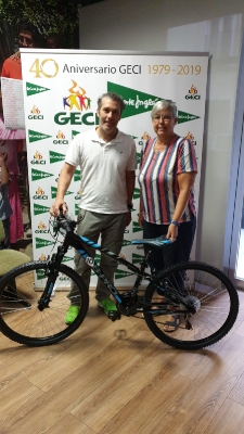 entrega regalos fiesta 40º aniversario warner_3